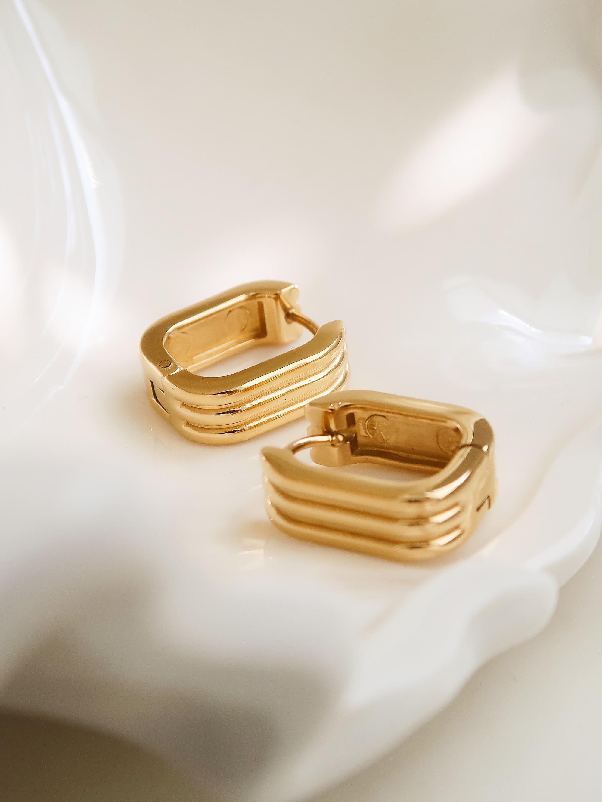 18K Gold Non-Tarnish Stripe Hoop Earring