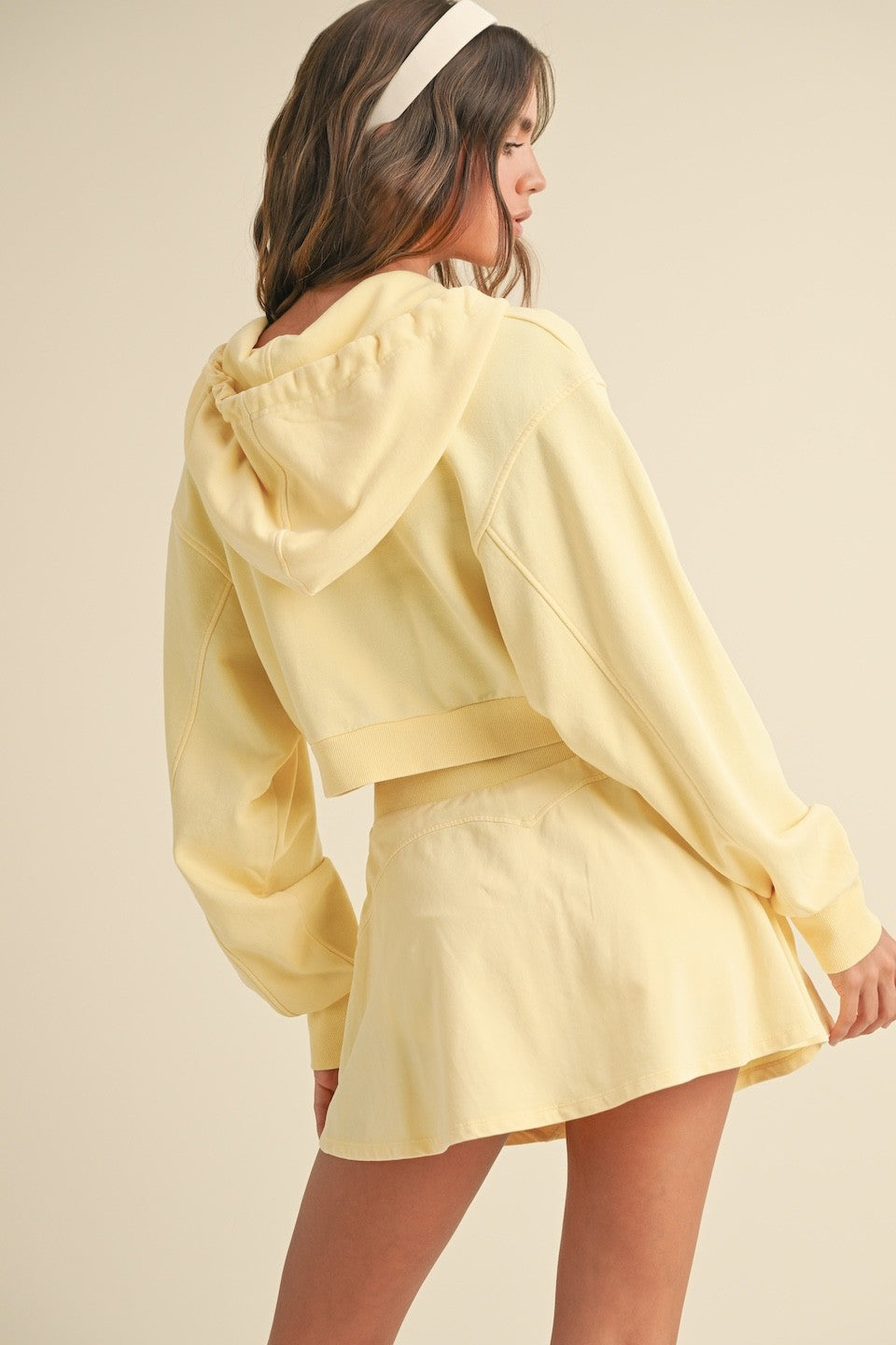 The Butter Yellow Zip 💕