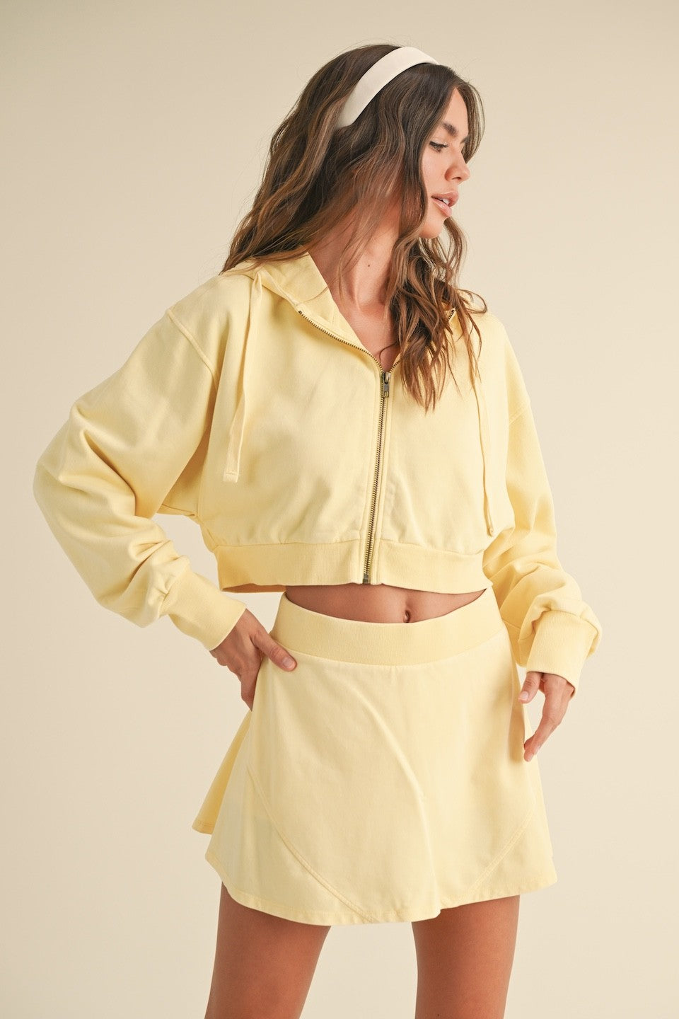 The Butter Yellow Zip 💕
