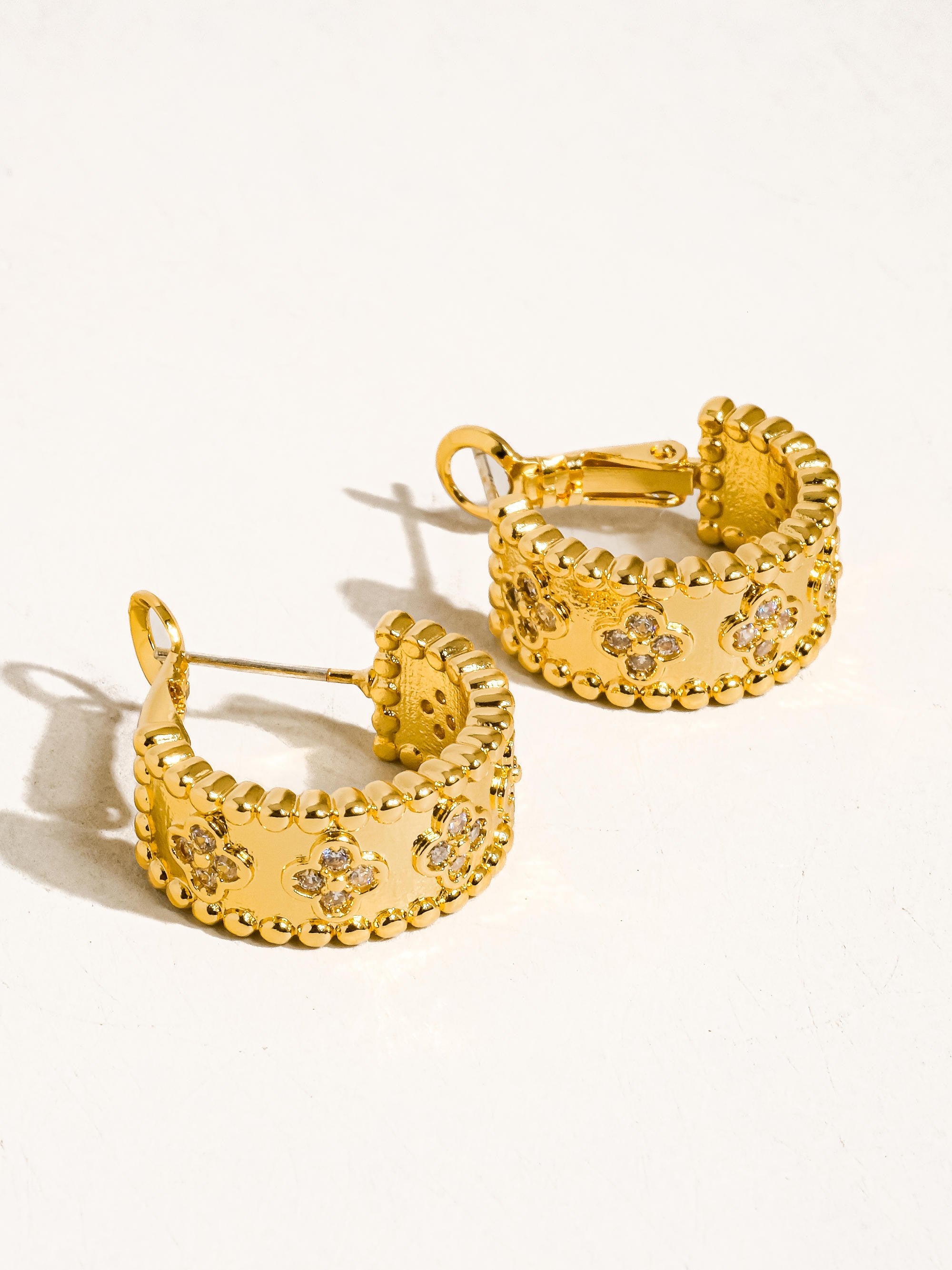 18k Gold Vintage Floral Hoop Earring